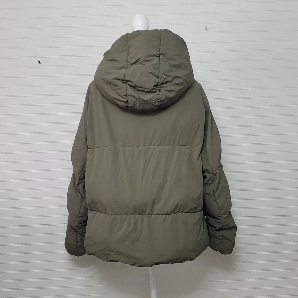 ASOS Design Olive Green Puffer Jacket. Medium.